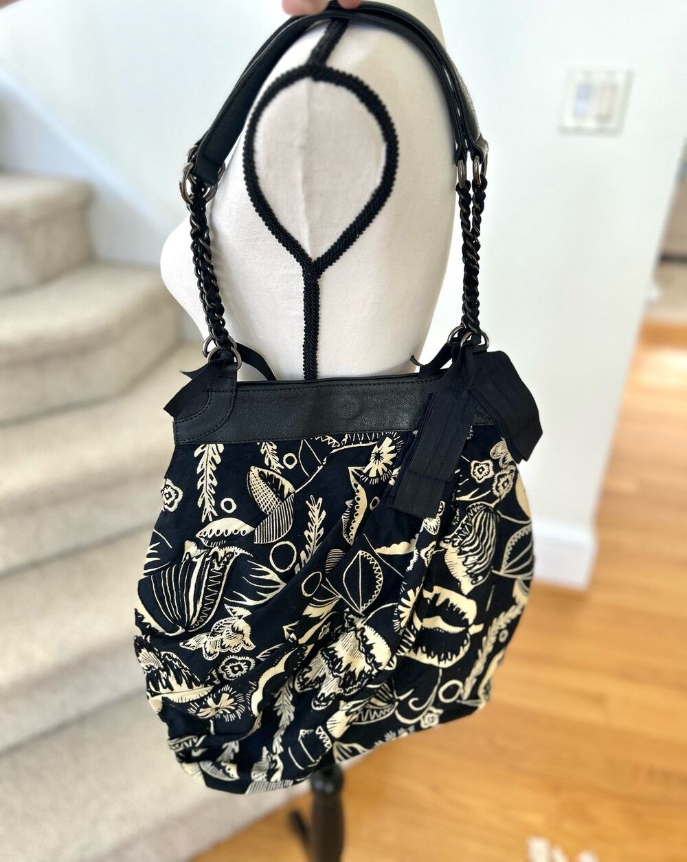 Lucky Penny Anthropologie Black & Cream Embroidered Floral Hobo